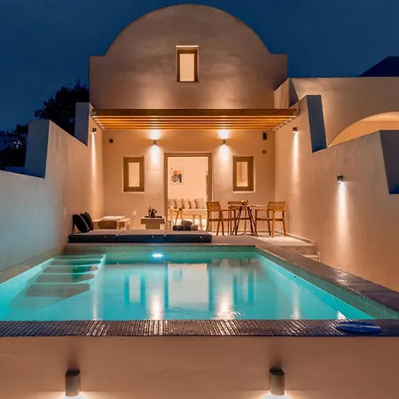 Santorini - - Sleeps 5 - Pool - Parking * Mesariá